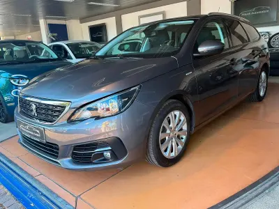 Gebraucht Peugeot 308 SW Style 131 PS (96 kW) 2015 Grau Kombi