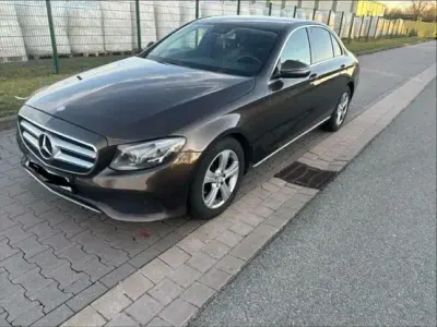 Gebraucht Mercedes E200 150 PS (110 kW) 2017 Braun Limousine