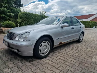 Gebraucht Mercedes C180 142 PS (104 kW) 2003 Silber Limousine