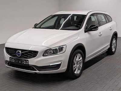 Gebraucht Volvo V60 CC 150 PS (110 kW) 2016 Ice white, solid / solid Kombi