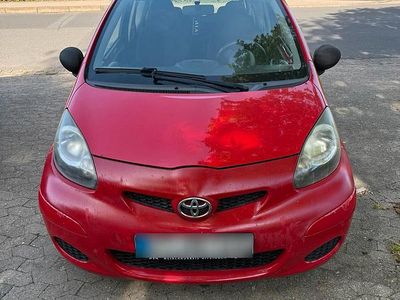 Usata Toyota Aygo 75 CV (55 kW) 2009 Rosso Utilitaria