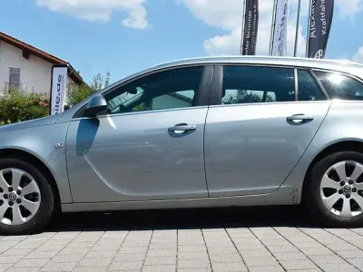 Gebraucht Opel Insignia Edition 131 PS (96 kW) 2015 Silber Kombi