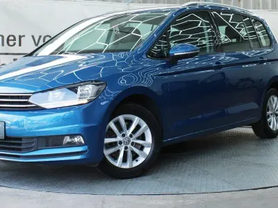 Gebraucht VW Touran 150 PS (110 kW) 2018 Carribean blue Van / Kleinbus