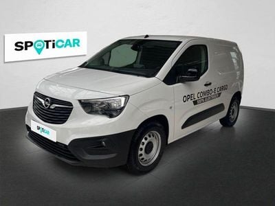 Kaolin weiß Gebraucht 2024 Opel Combo-e Life Edition Van / Kleinbus | 27.965 € (Etwas zu teuer)