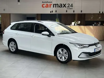 Gebraucht VW Golf VIII Life 150 PS (110 kW) 2023 Pure white Kombi