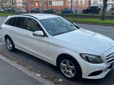 Weiß Gebraucht 2018 Mercedes C200 Kombi | 16.300 €