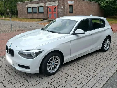 Gebraucht BMW 116 Advantage 136 PS (100 kW) 2015 Weiß Kleinwagen