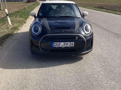 Gebraucht Mini Cooper SE Resolute Edition 135 kW (184 PS) 2023 Schwarz Kleinwagen