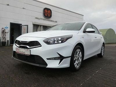 Gebraucht Kia Ceed Vision 160 PS (117 kW) 2023 Weiß Kleinwagen