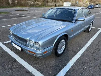 Gebraucht Jaguar X300 241 PS (177 kW) 1995 Silber Limousine