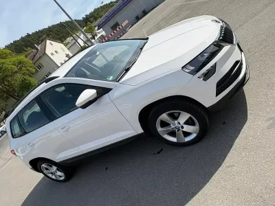 Gebraucht Skoda Karoq 150 PS (110 kW) 2021 Weiß SUV