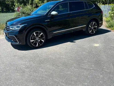 Gebraucht VW Tiguan Allspace R 200 PS (147 kW) 2024 Schwarz SUV