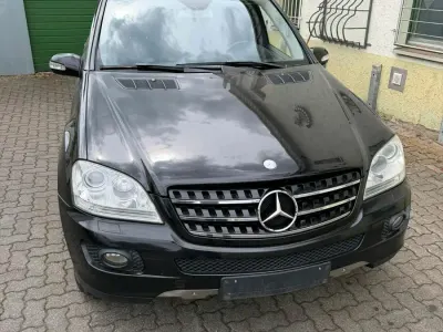 Gebraucht Mercedes ML320 224 PS (164 kW) 2006 Schwarz SUV