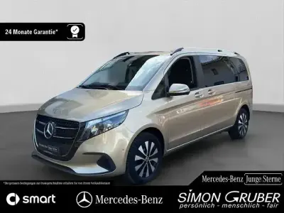 Gebraucht Mercedes V220 Style 163 PS (119 kW) 2025 Gold Van / Kleinbus
