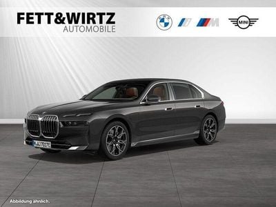 Gebraucht BMW 750e Sport Line 489 PS (359 kW) 2025 Sophistograu brillanteffekt metallic Limousine