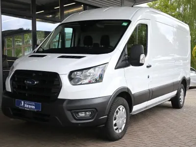 Gebraucht Ford Transit Trend 131 PS (96 kW) 2023 Weiß Van / Kleinbus