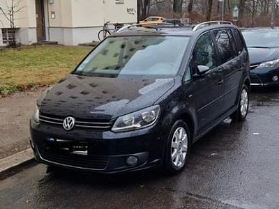 Gebraucht VW Touran Life 140 PS (102 kW) 2013 Schwarz Van / Kleinbus