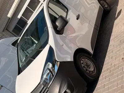 Gebraucht Opel Vivaro 120 PS (88 kW) 2016 Weiß Van / Kleinbus