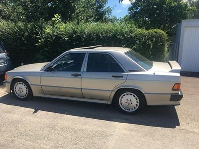 Usata Mercedes 190 174 CV (127 kW) 1987 Andere farben Berlina