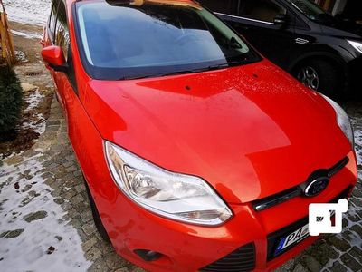 Rot Gebraucht 2011 Ford Focus Limousine | 4.000 €