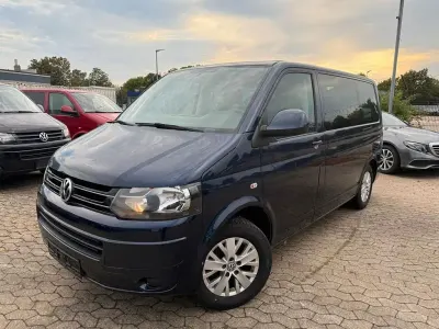 Gebraucht VW Multivan Startline 140 PS (102 kW) 2014 Blau Van / Kleinbus