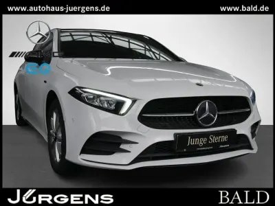 Gebraucht Mercedes A250 AMG 218 PS (160 kW) 2021 Unilack polarweiß Limousine