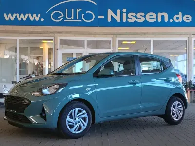 Neu Hyundai i10 Select 79 PS (58 kW) 2025 Mangrove grün Kleinwagen
