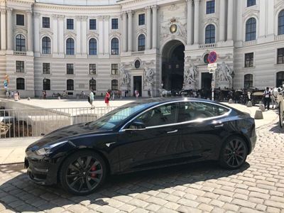gebraucht Tesla Model 3 Performance 2020 in schwarz/schwarz