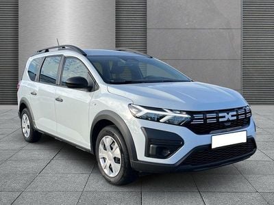 Gebraucht Dacia Jogger Essentiel 101 PS (74 kW) 2025 Arktisweiß Van / Kleinbus