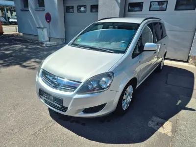 Gebraucht Opel Zafira Family 140 PS (102 kW) 2012 Silber Van / Kleinbus