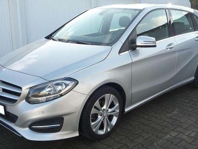 Gebraucht Mercedes B180 Business 122 PS (89 kW) 2016 Silber Van / Kleinbus