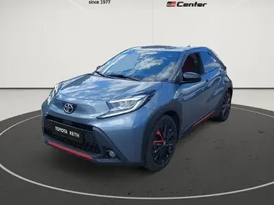 Gebraucht Toyota Aygo X Basis 72 PS (52 kW) 2023 Celestite grey metallic / grey metallic SUV