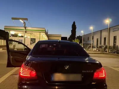 Gebraucht BMW 520 163 PS (119 kW) 2007 Schwarz Limousine