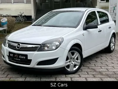 Gebraucht Opel Astra Selection 140 PS (102 kW) 2009 Weiß Limousine