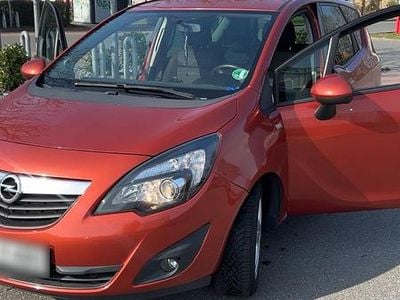 Gebraucht Opel Meriva 101 PS (74 kW) 2011 Rot Van / Kleinbus