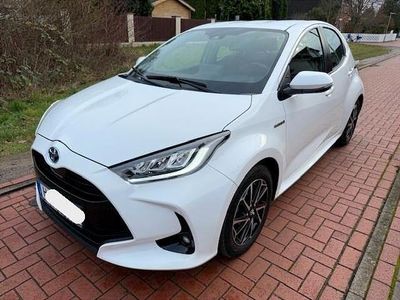 Gebraucht Toyota Yaris Hybrid Business Edition 116 PS (85 kW) 2021 Weiß Limousine