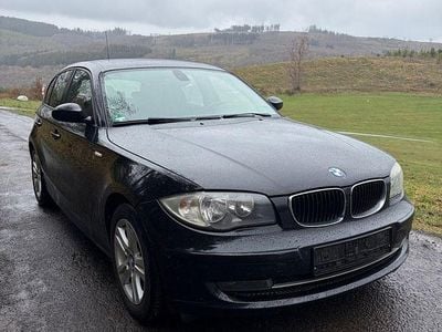 Begagnad BMW 118 143 HK (105 kW) 2008 Svart Halvkombi