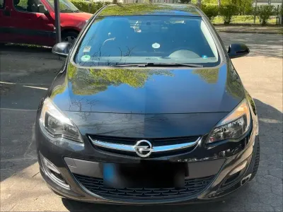 Gebraucht Opel Astra Eco 74 PS (54 kW) 2013 Schwarz Limousine