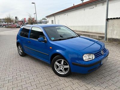 Usata VW Golf IV 75 CV (55 kW) 1999 Blu Utilitaria
