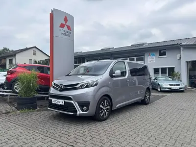 Gebraucht Toyota Proace Team 177 PS (130 kW) 2022 Silber Van / Kleinbus