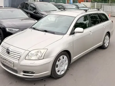 Gebraucht Toyota Avensis 129 PS (94 kW) 2004 Silber Kombi