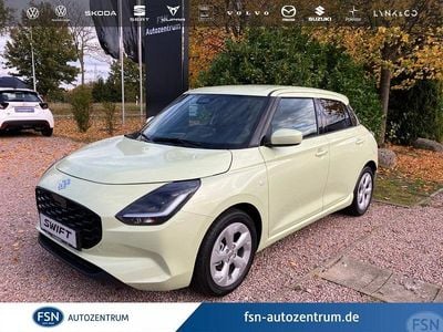 Neu Suzuki Swift Comfort 89 PS (65 kW) 2025 Gelb Kleinwagen