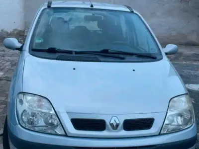 Gebraucht Renault Mégane 79 PS (58 kW) 2000 Silber Van / Kleinbus