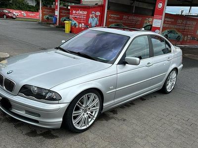 BMW 323