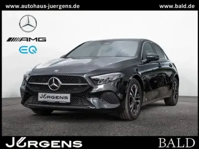Gebraucht Mercedes A180 116 PS (85 kW) 2025 Schwarz metalliclack kosmosschwarz Limousine