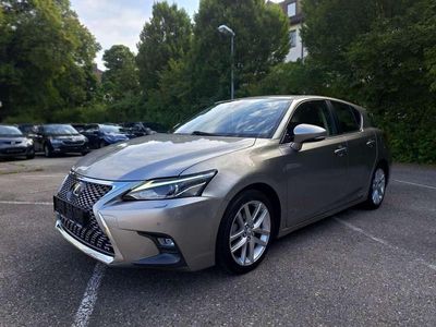 Lexus CT200h