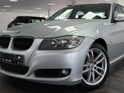 Gebraucht BMW 318 143 PS (105 kW) 2011 Silber Limousine