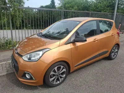 Gebraucht Hyundai i10 Edition 87 PS (63 kW) 2015 Other Kleinwagen
