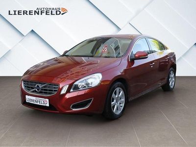 Second-hand Volvo S60 Summum 114 CP (83 kW) 2012 Roșu Berlinǎ