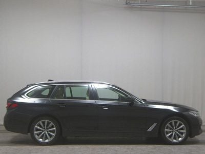 Gebraucht BMW 530 Sport Line 252 PS (185 kW) 2022 Black sapphire metallic Kombi